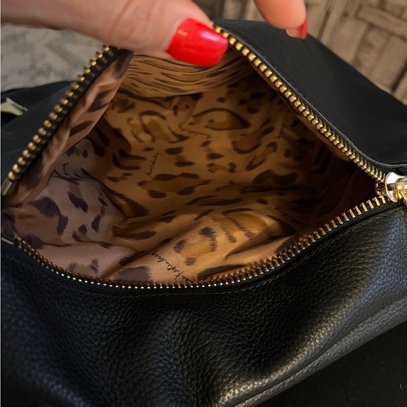 Aimee Kestenberg Elegant Black Leather Shoulder Bag - Picture 12 of 12